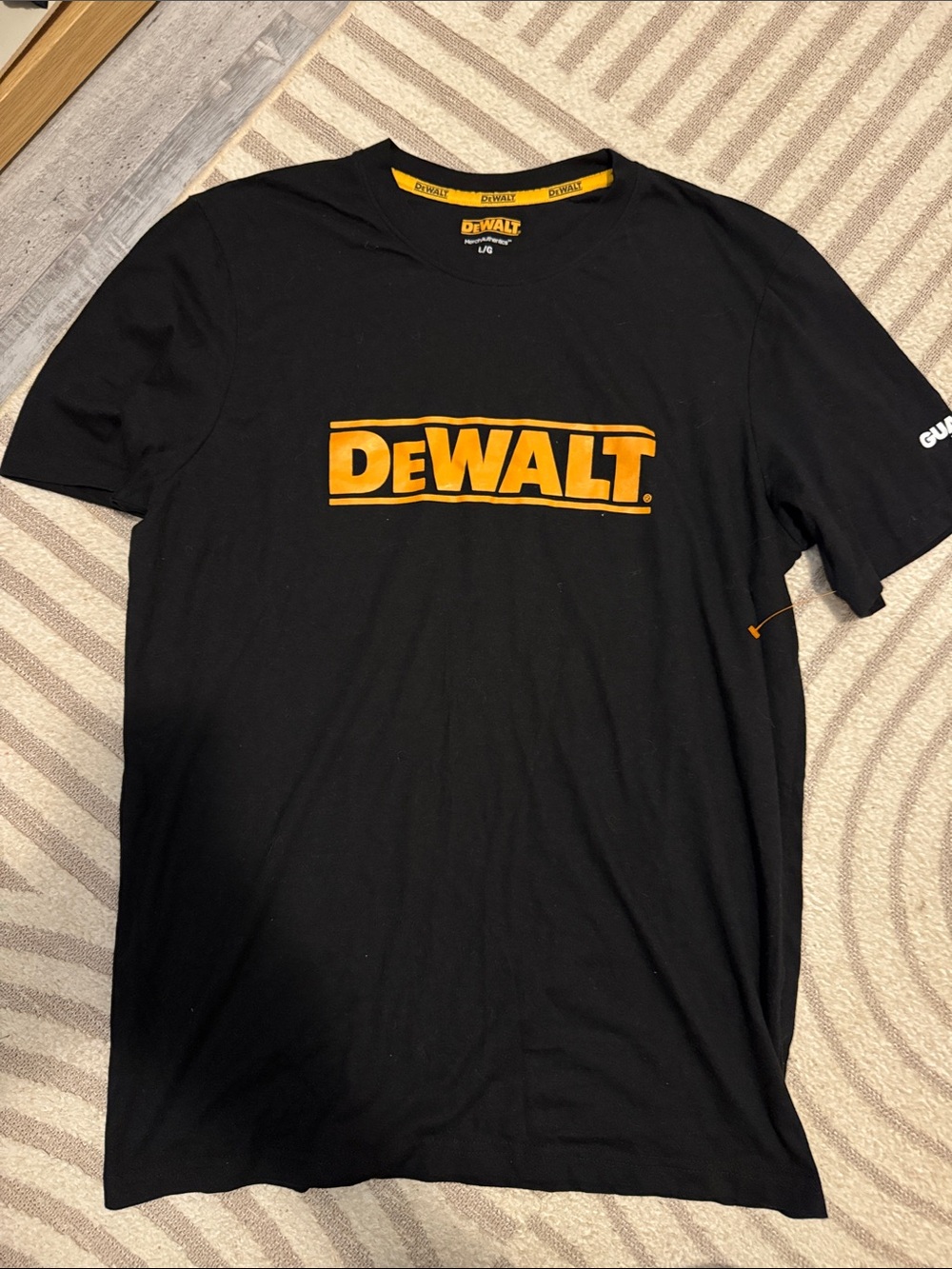 DeWALT Men’s Black Short-Sleeve Logo Tee — Black/Yellow